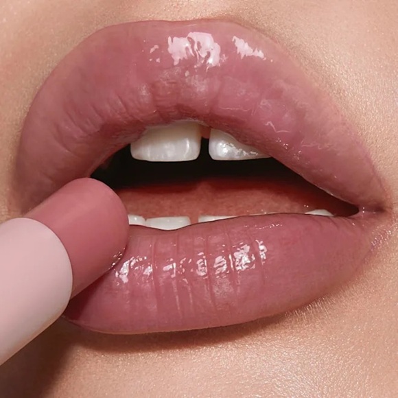 NEW IN BOX Charlotte Tilbury Hyaluronic Hapikiss Cokor Balm ~ Crystal Happikiss - Picture 1 of 13